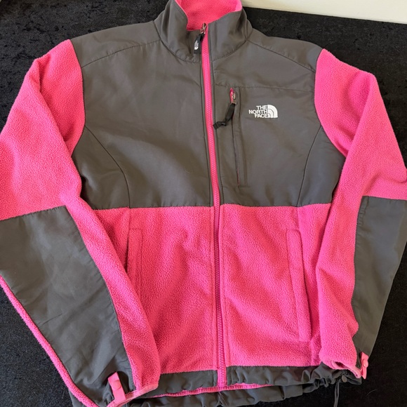 The North Face Pink Polartec Fleece Jacket   In Bright Pink and Gray Size Small - Picture 2 of 7